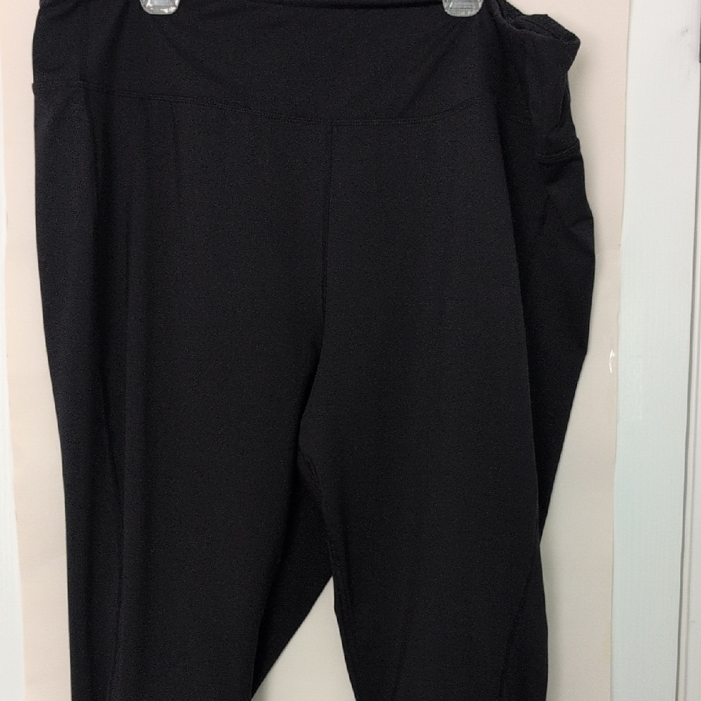 Joe Fresh Women's Black Capris 3x